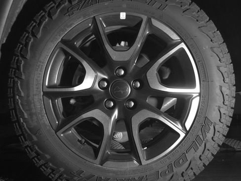 Used 2025 Jeep Compass Trailhawk AWD/4WD image 14