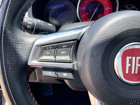 Used 2018 FIAT 124 Spider Abarth w/ Convenience Group RWD image 19