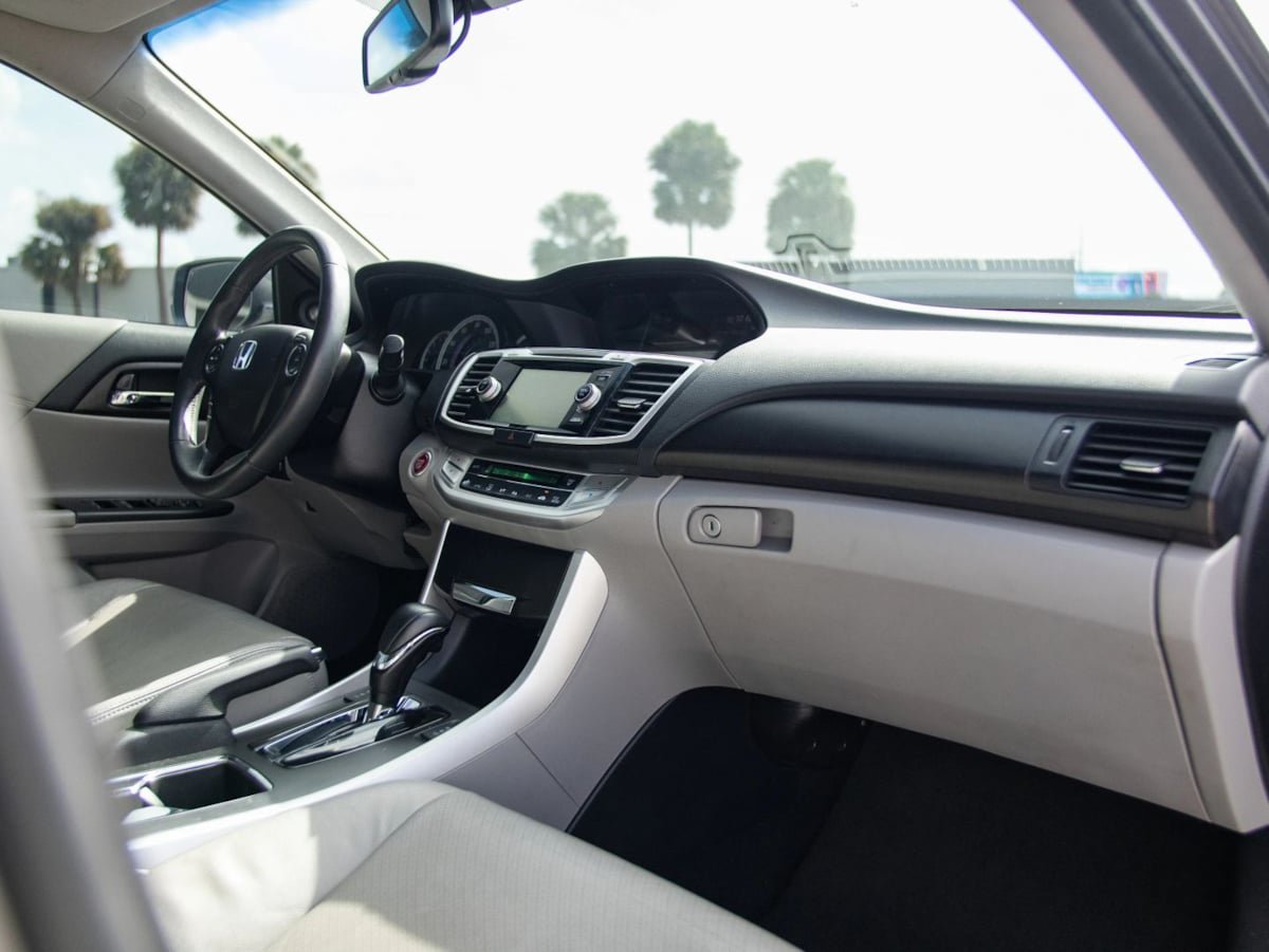 Used 2013 Honda Accord EX-L image 23