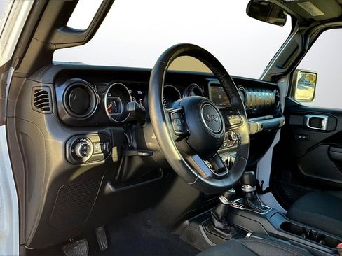 Certified 2022 Jeep Gladiator Sport image 17