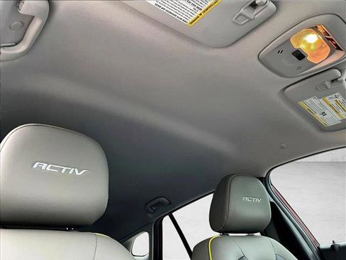Used 2024 Chevrolet Trax ACTIV FWD image 17