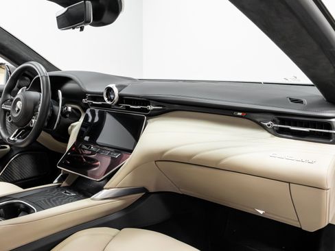 Used 2024 Maserati GranTurismo Modena image 21