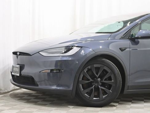 Used 2022 Tesla Model X image 2