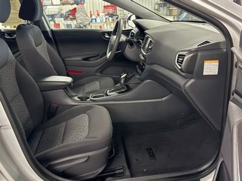 Used 2018 Hyundai Ioniq Blue FWD image 19