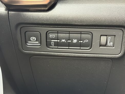 Used 2024 GMC Hummer EV 2X w/ LPO, Illumination Package AWD/4WD image 28