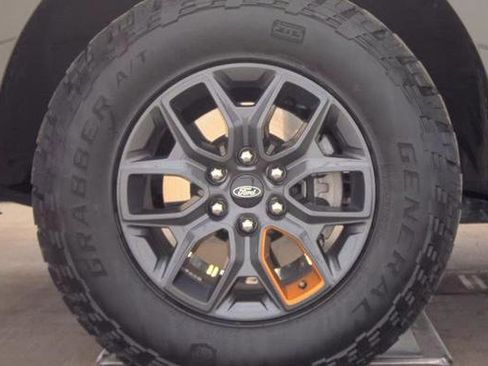 Used 2025 Ford Expedition Tremor AWD/4WD image 4