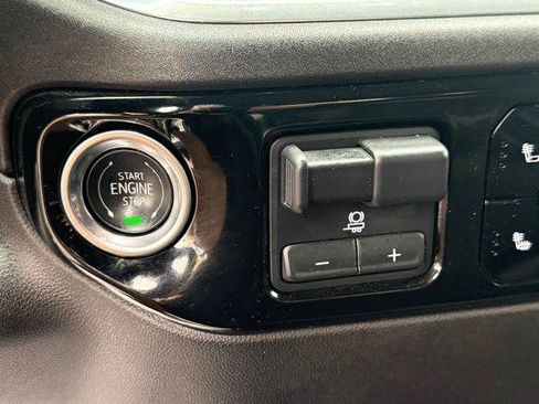 Used 2025 Chevrolet Silverado 1500 LT RWD image 11