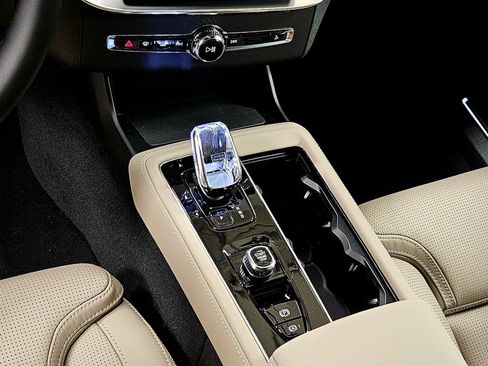 New 2026 Volvo XC90 T8 Ultra w/ Protection Package Premier AWD/4WD image 48