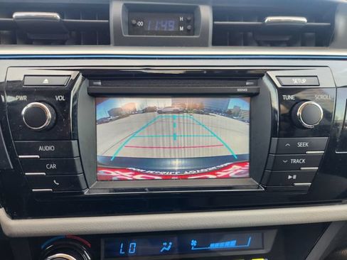 Used 2014 Toyota Corolla LE FWD image 17