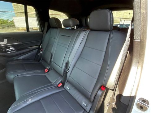 Used 2025 Mercedes-Benz GLS 450 4MATIC image 18