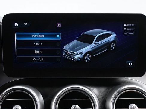 Used 2022 Mercedes-Benz GLC 300 4MATIC Coupe image 33