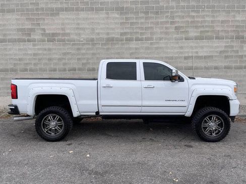 Used 2016 GMC Sierra 2500 Denali w/ Duramax Plus Package image 5