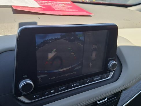 Used 2021 Nissan Rogue SL FWD image 13
