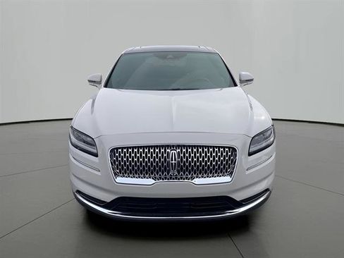 Used 2022 Lincoln Nautilus Reserve w/ Equipment Group 201A image 8