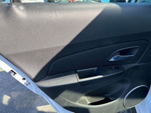 Used 2015 Chevrolet Cruze LT w/ Sun And Sound Package image 12