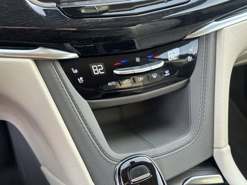 Used 2024 Cadillac XT6 Premium Luxury image 10