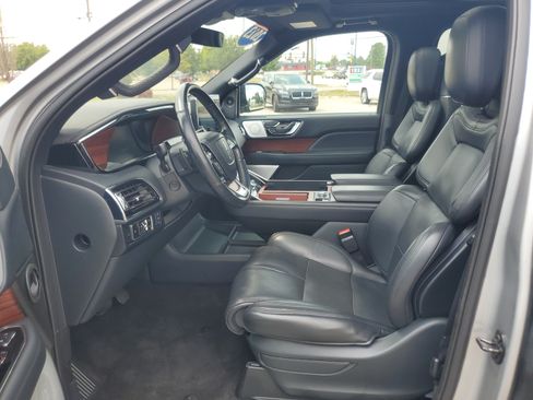 Certified 2024 Lincoln Navigator Reserve AWD/4WD image 12