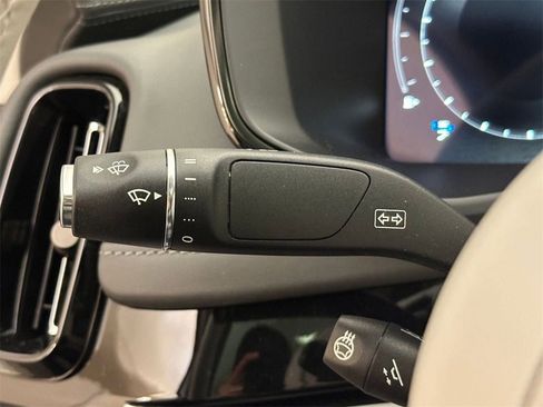 New 2025 Aston Martin DBX 707 image 23