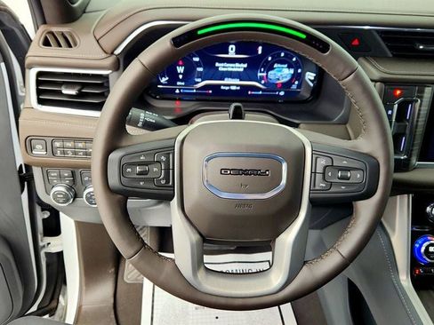 Used 2024 GMC Yukon Denali w/ Denali Reserve Package image 14