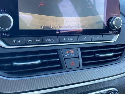 Used 2025 Nissan Altima 2.5 SR image 22