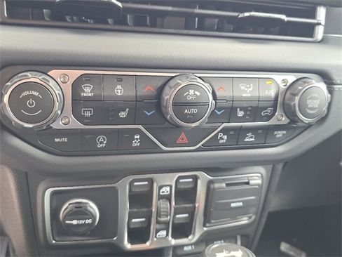 New 2025 Jeep Wrangler Sahara image 12