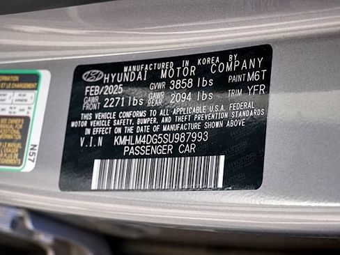 Used 2025 Hyundai Elantra Sport FWD image 31