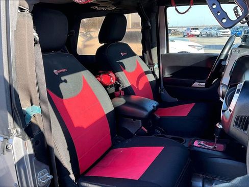 Used 2013 Jeep Wrangler Rubicon w/ PWR Convenience Group image 10