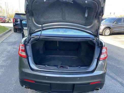 Used 2018 Ford Taurus Limited AWD/4WD image 9