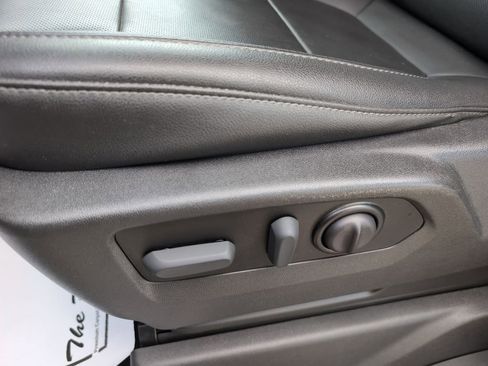 Used 2022 GMC Sierra 1500 SLT w/ SLT Premium Package image 16