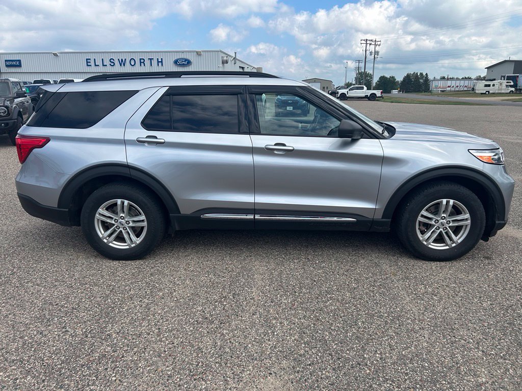 Used 2021 Ford Explorer XLT w/ Equipment Group 202A AWD/4WD image 8
