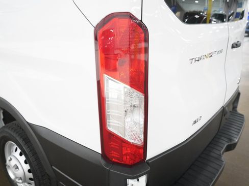 Used 2024 Ford Transit 250 Low Roof AWD w/ Exterior Upgrade Package image 30