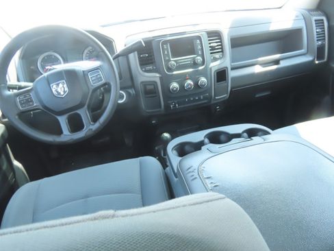 Used 2018 RAM 3500 Tradesman w/ Chrome Appearance Group AWD/4WD image 18