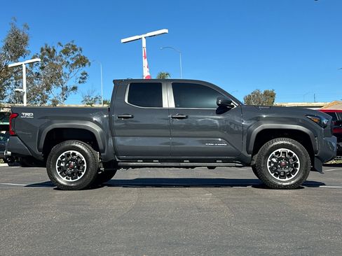 Used 2025 Toyota Tacoma TRD Off-Road image 6