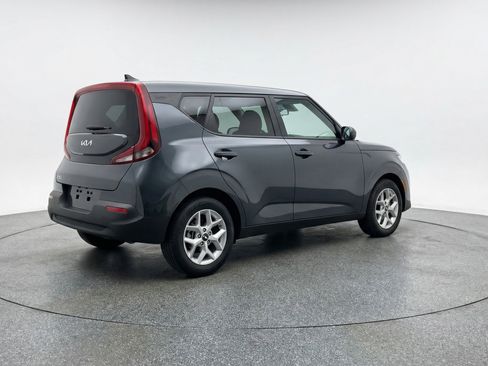 Used 2025 Kia Soul LX w/ LX Technology Package FWD image 9