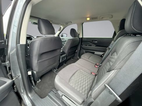 Used 2022 Nissan Pathfinder S AWD/4WD image 9
