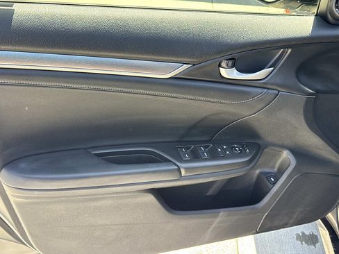 Used 2018 Honda Civic Touring image 16