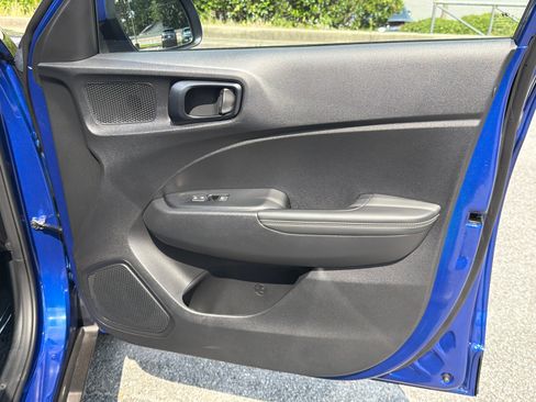 Certified 2025 Hyundai Venue Limited FWD image 15