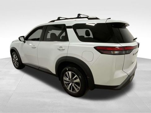 New 2026 Nissan Pathfinder SL image 4