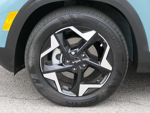 Used 2026 Kia Seltos EX FWD image 11