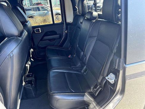 Used 2020 Jeep Gladiator Overland w/ Popular Equipment Package image 14