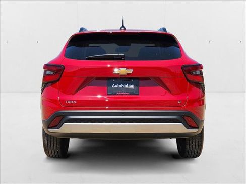 New 2026 Chevrolet Trax LT w/ Driver Confidence Package image 8
