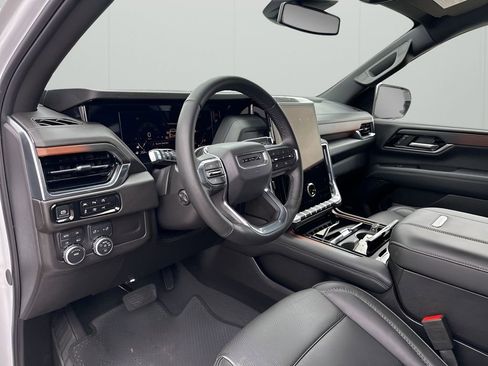 Used 2025 GMC Yukon Denali image 26