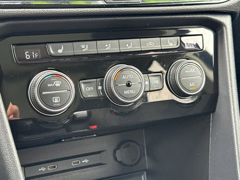 Used 2024 Volkswagen Taos SE image 20