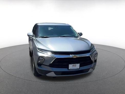Used 2026 Chevrolet Blazer LT FWD image 3