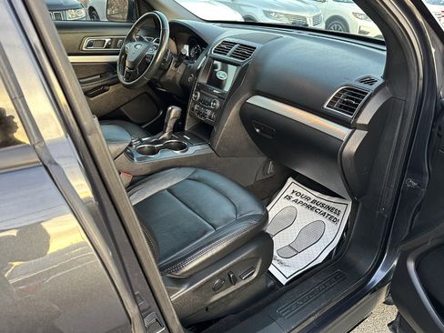 Used 2017 Ford Explorer XLT w/ Equipment Group 202A image 14