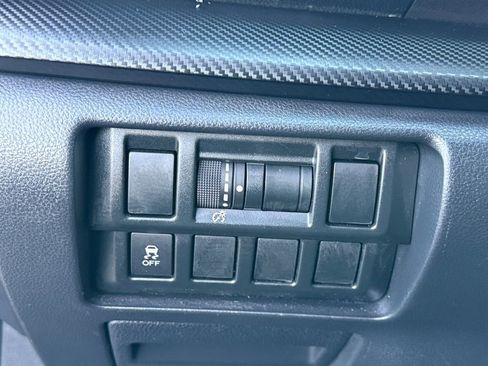 Used 2018 Subaru Crosstrek 2.0i Premium image 17