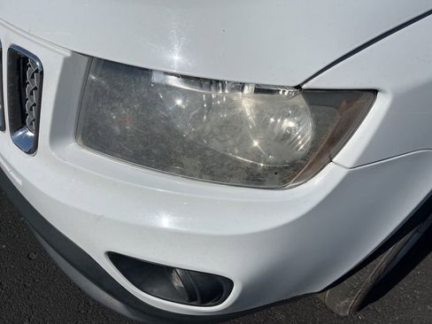 Used 2015 Jeep Compass Latitude image 13