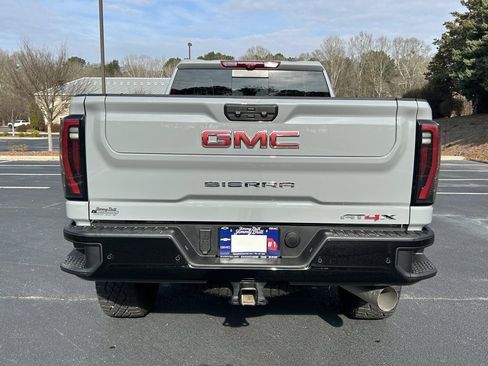 Used 2025 GMC Sierra 2500 AT4X image 26