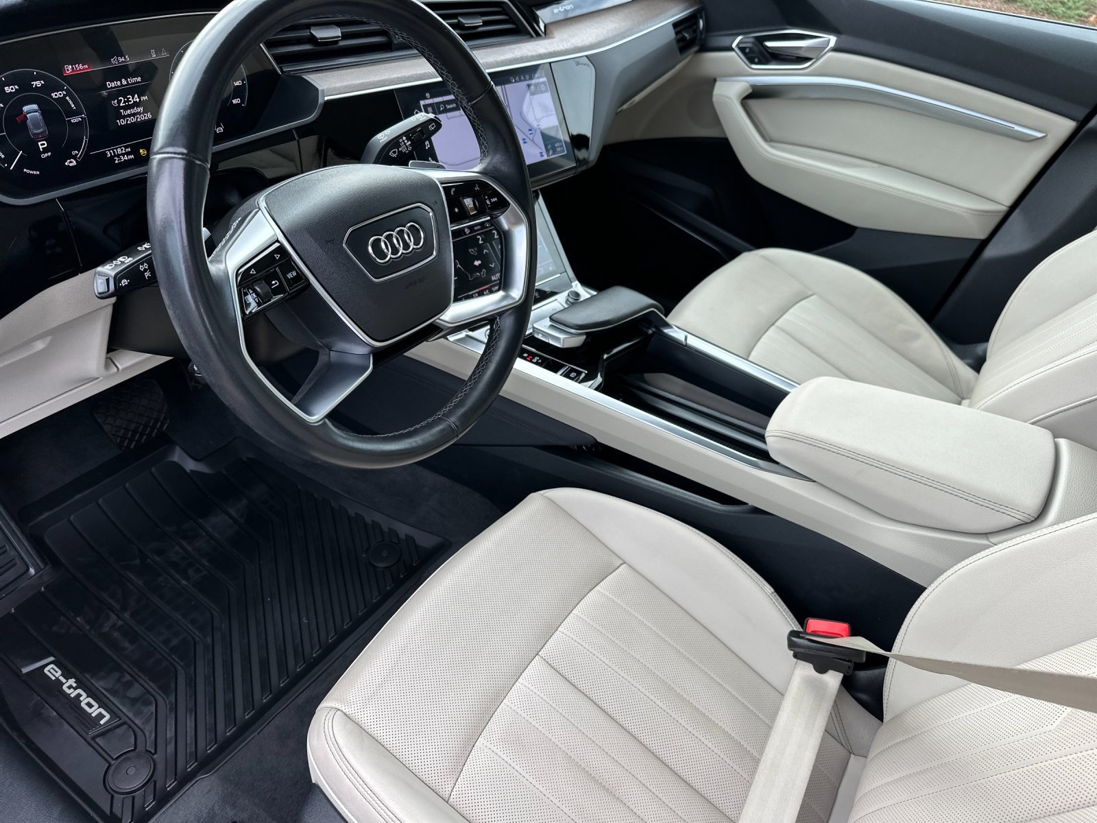 Used 2024 Audi Q8 e-tron Premium Plus AWD/4WD image 9