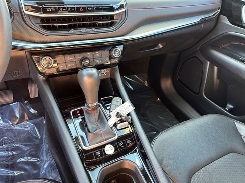 Used 2024 Jeep Compass Trailhawk image 33